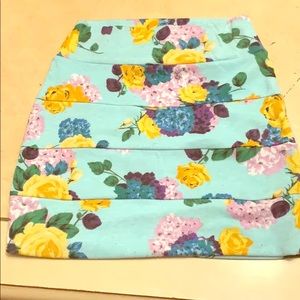 Skirt with flowers